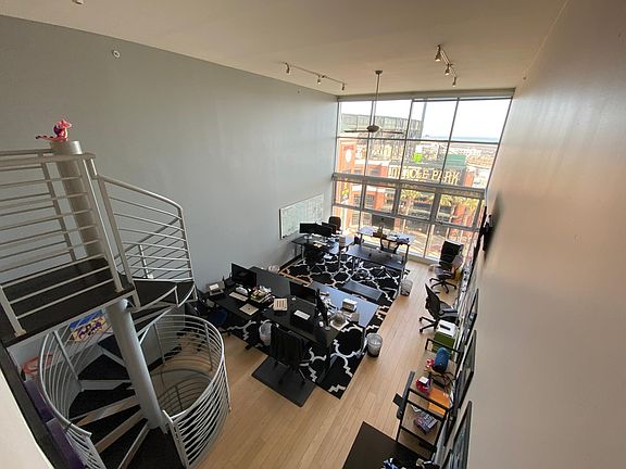2nd image of 190 King St Penthouse 3
