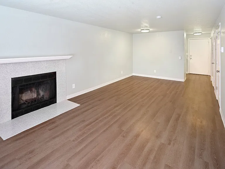 5407 244th St SW — Photo 3
