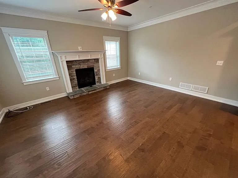 5016 Royal Ave — Photo 3