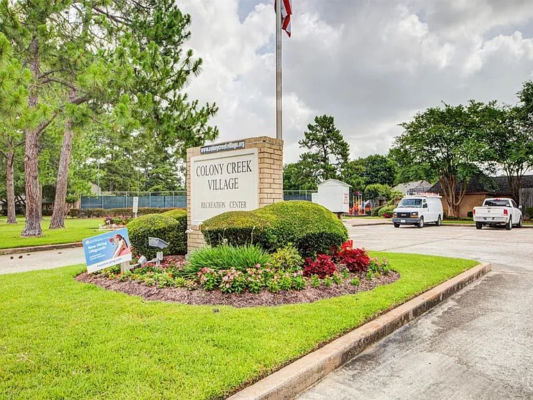 9210 Towne Terrace Dr — Photo 35
