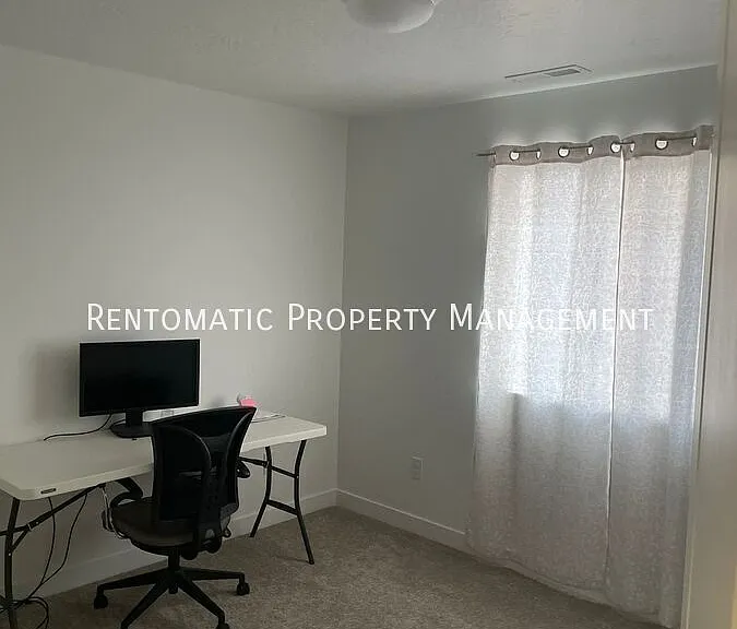 2548 N Yarrow Cir — Photo 10