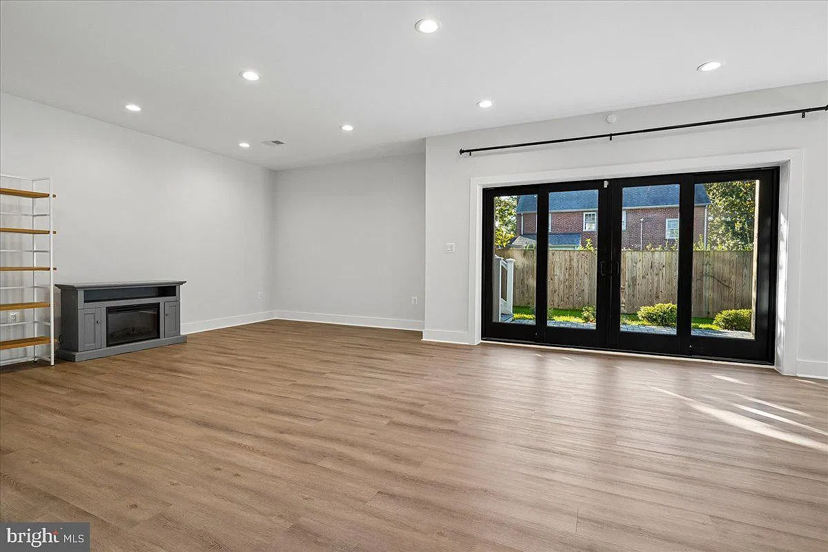 1 bed, 1.0 bath, 1162 sqft, $2,500 — Photo 4
