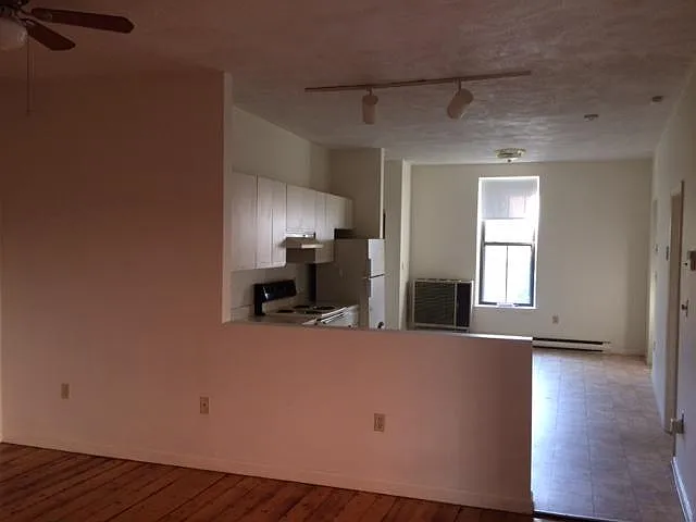 24 Beacon St #3 — Photo 9