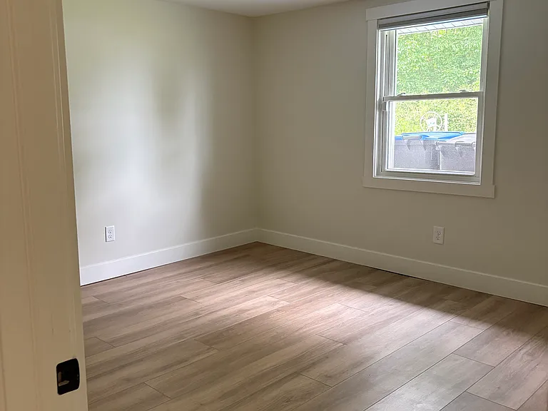 1415 S Oak St — Photo 5