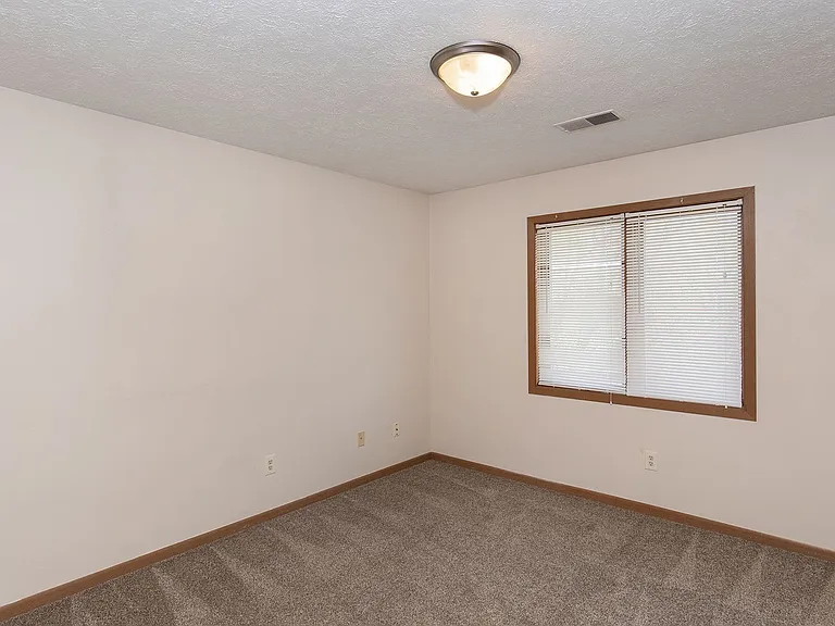 921 Pius Ln — Photo 3