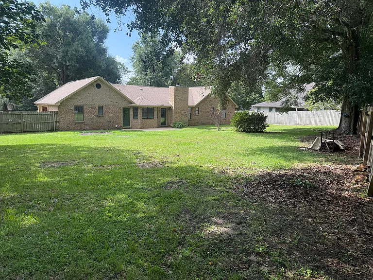 9805 Huntsman Path — Photo 2