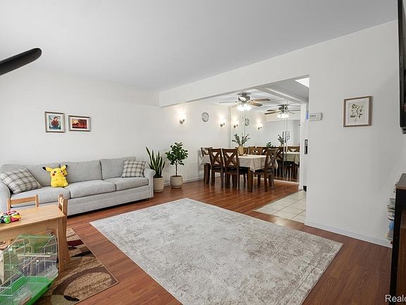3rd image of 29876 City Center Dr APT 4