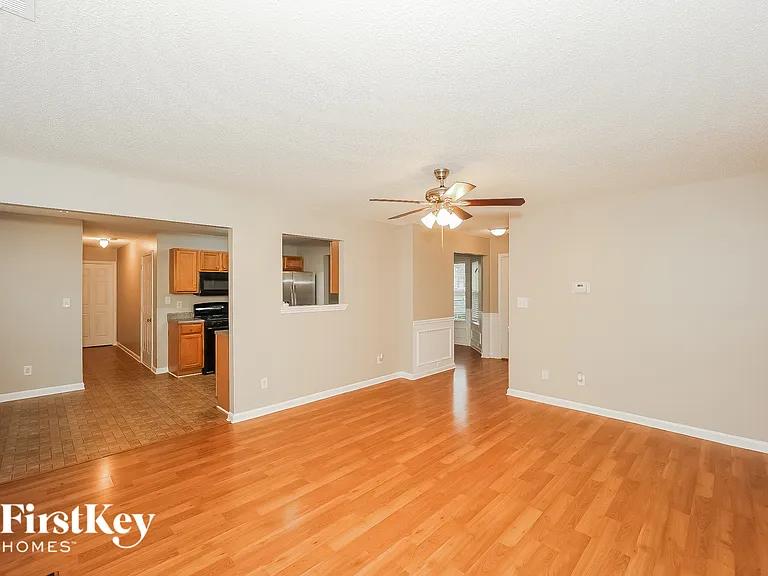 980 Brisley Cir — Photo 4
