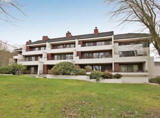 5250 S Landing Dr #204B1, Portland, OR 97239