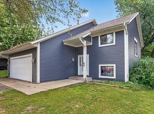1128 Fox Run Rd, Waconia, MN 55387