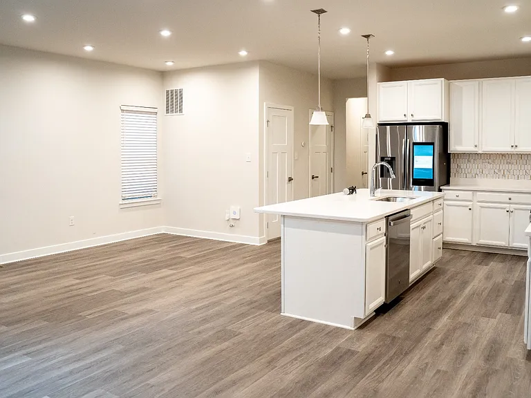 531 Swansea Dr — Photo 6
