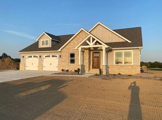 558 S Washington St, Bartelso, IL 62218