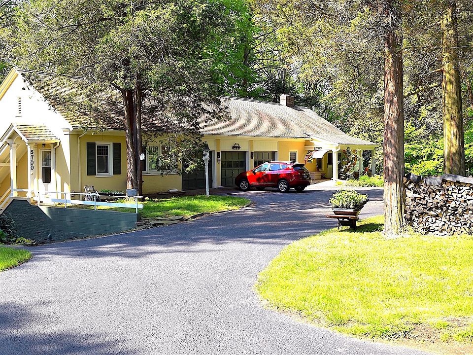 Coach House, Apartment on left.