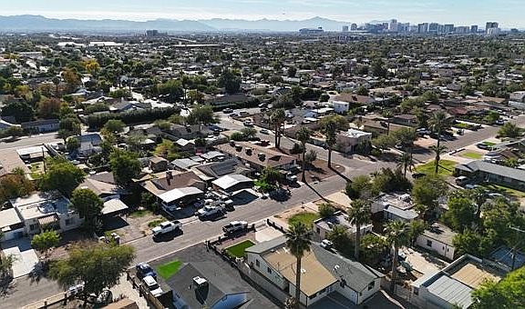 5th image of 2301 E Harvard St