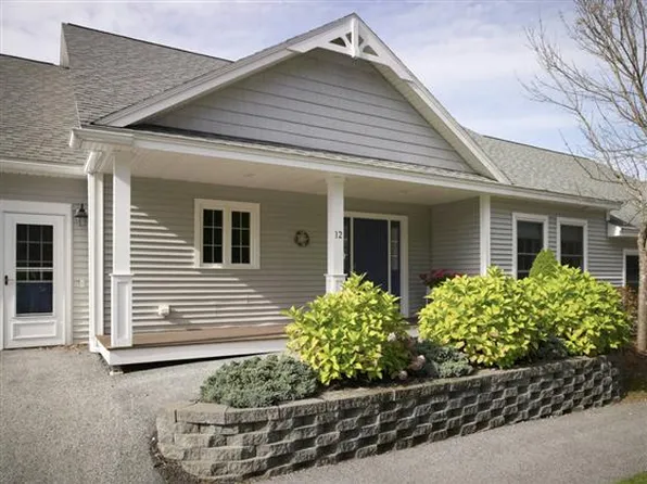 12 Whaleboat Ln, Cumberland Foreside, ME 04110