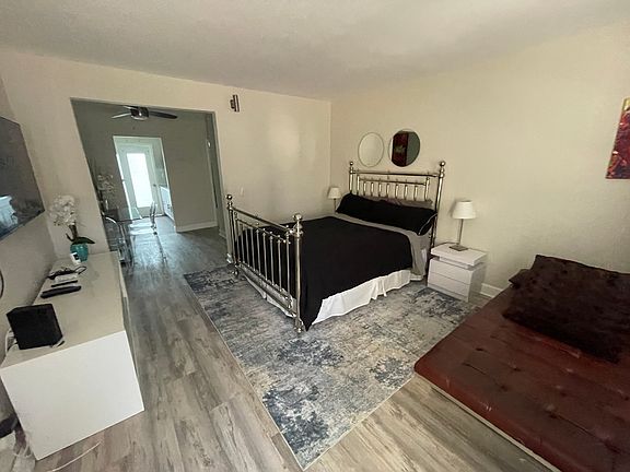 2nd image of 761 Euclid Ave #10