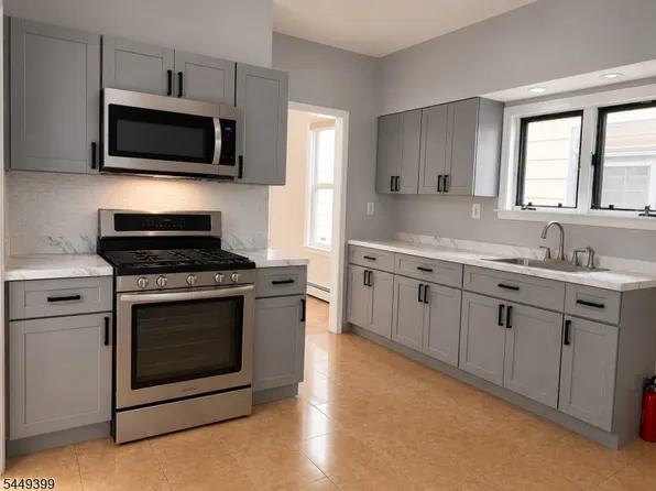 1110 Hampton Pl, Elizabeth, NJ 07201