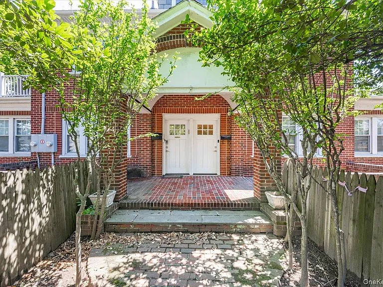 266 Rockaway Tpke — Photo 2