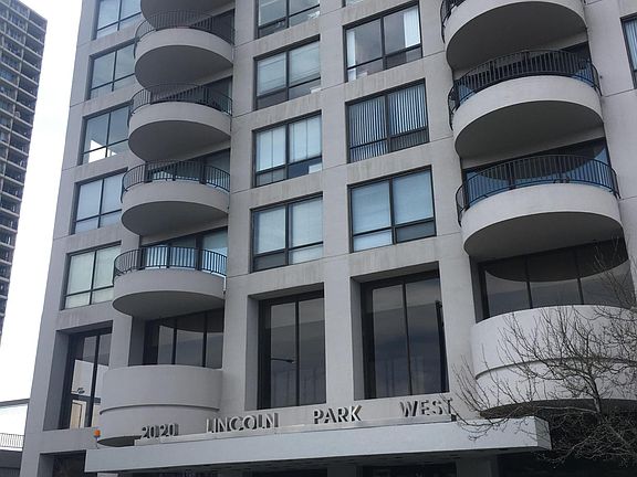 3rd image of 2020 N Lincoln Park W APT 21E