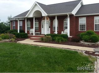133 Homestead Ct, Moro, IL 62067
