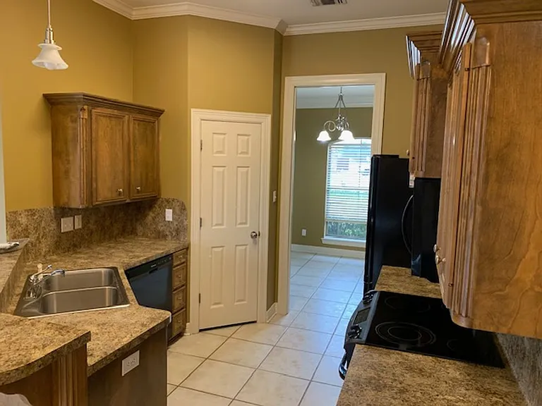 1201 Quincy Dr — Photo 8