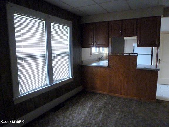 3rd image of 310 Emmons St