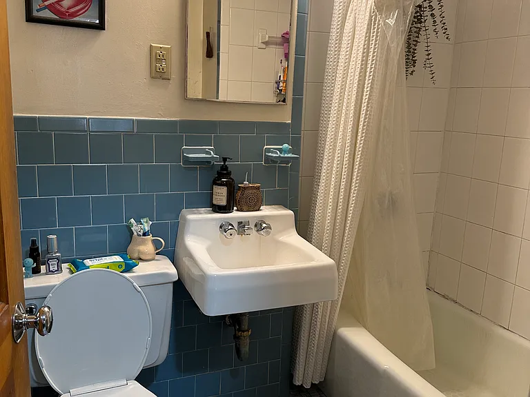 907 Beacon St #2 — Photo 7