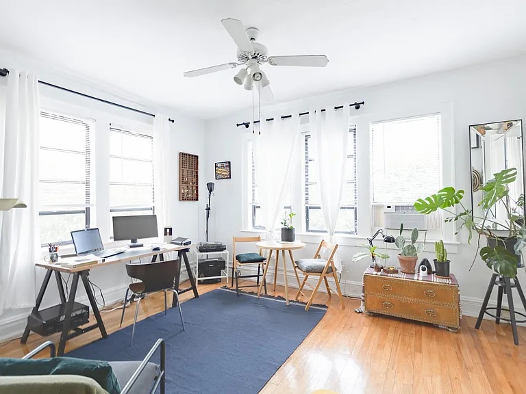 320 Mendoza Ave #3 — Photo 6