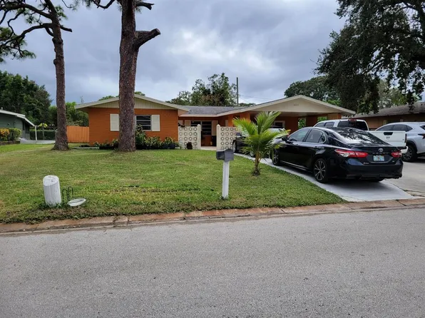 2405 Royal Palm Drive, Fort Pierce, FL 34982