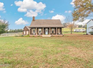 1222 Big Bend Rd, Strawberry Plains, TN 37871