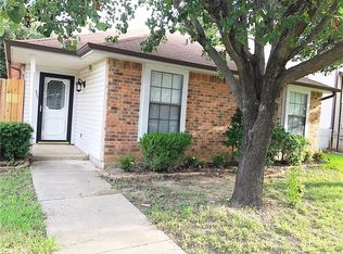 527 Rawls Cir, Irving, TX 75061