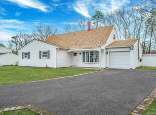 10 Cottonwood Avenue, Port Jefferson Station, NY 11776