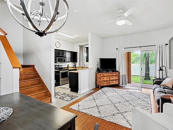 3rd image of 3428 CALABRIA AVE