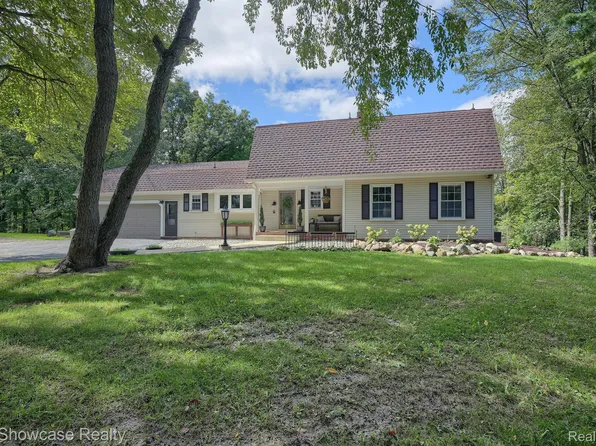 300 Knobby Vw, Highland, MI 48357