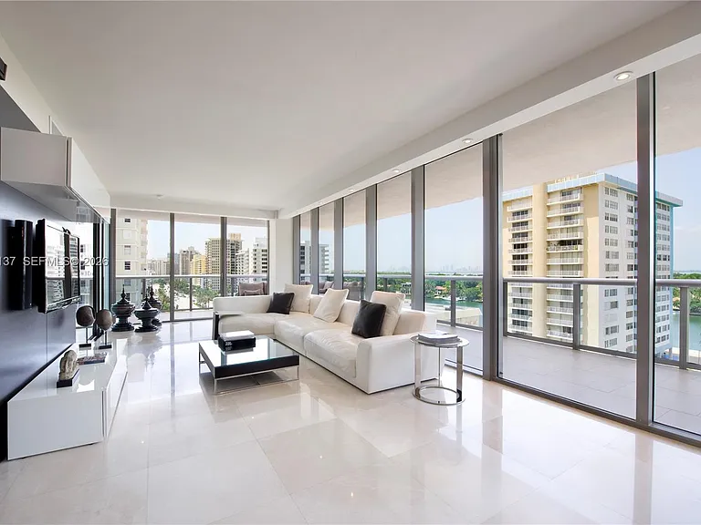 5875 Collins Ave #1008 — Photo 1