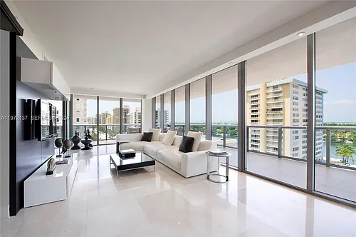 5875 Collins Ave Photo 1