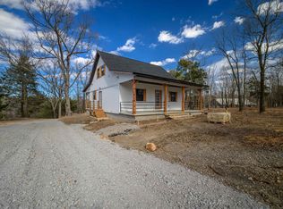 372 County Line Rd, Locust Grove, AR 72550