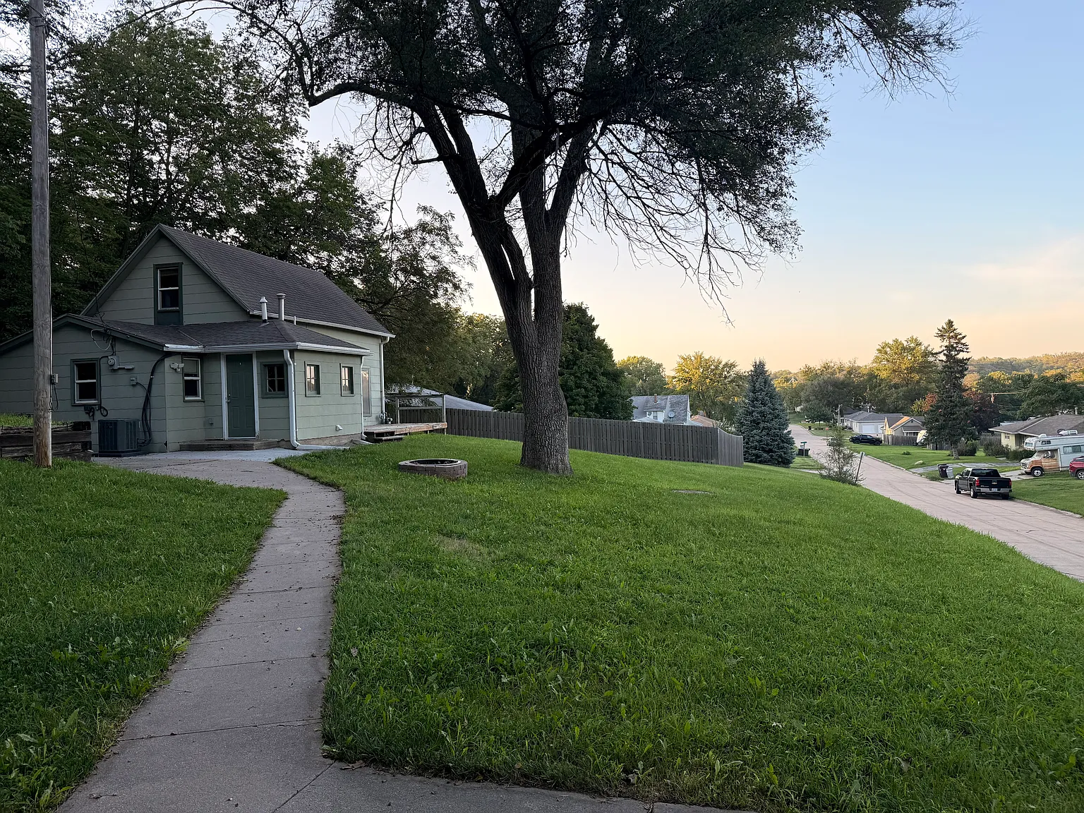 3 bed, 984 sqft, $1,000 — Photo 3
