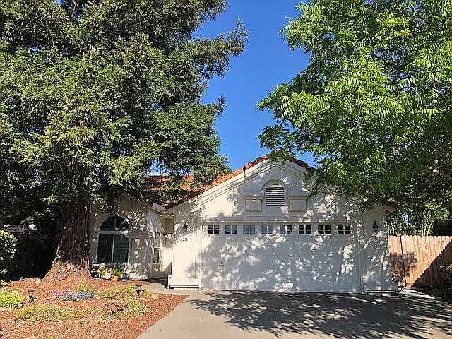1st image of 325 Sun Valley Way