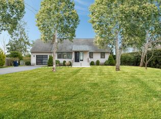 128 Beach Rd, Westhampton Beach, NY 11978