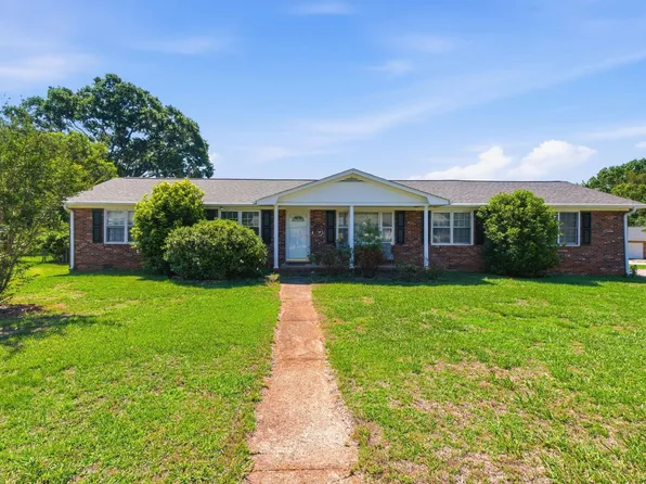 2 Elkhorn Dr, Greenville, SC 29617