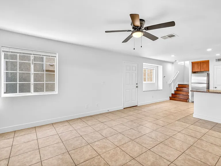 3037 Aloha Ave — Photo 9