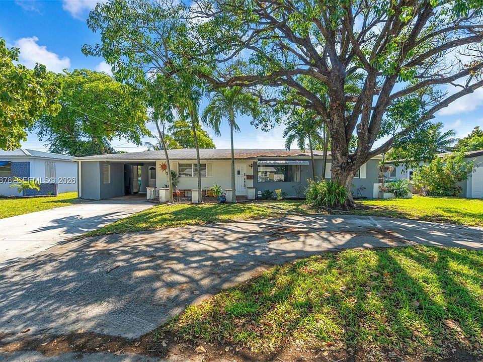 1st image of 2221 Alcazar Dr