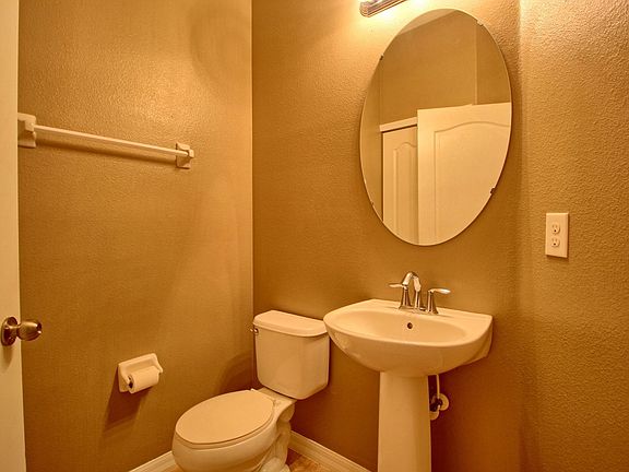 3rd image of 1383 Priory Cir