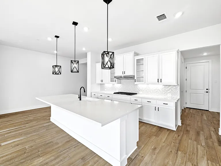8709 Lullwater Trl — Photo 13