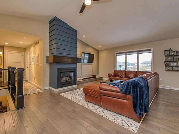 5th image of 1560 Cornerstone Cir