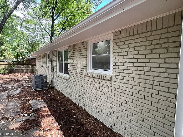 1508 Vancouver Dr — Photo 22