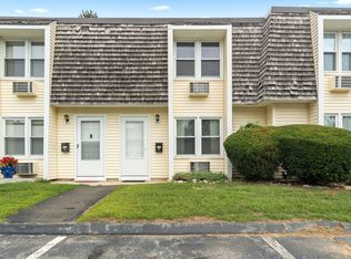 127 Black Point Rd APT 11, Niantic, CT 06357