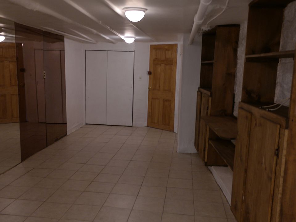 1st image of 404 Greenwood Ave APT 1