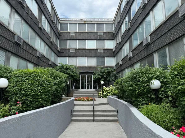 7251 Randolph St APT C6, Forest Park, IL 60130